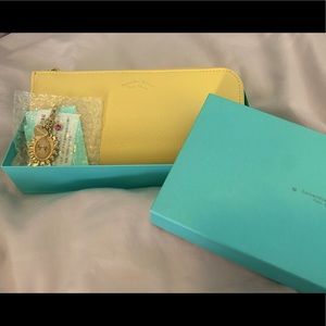 Samantha Thavasa Long Zipped Wallet